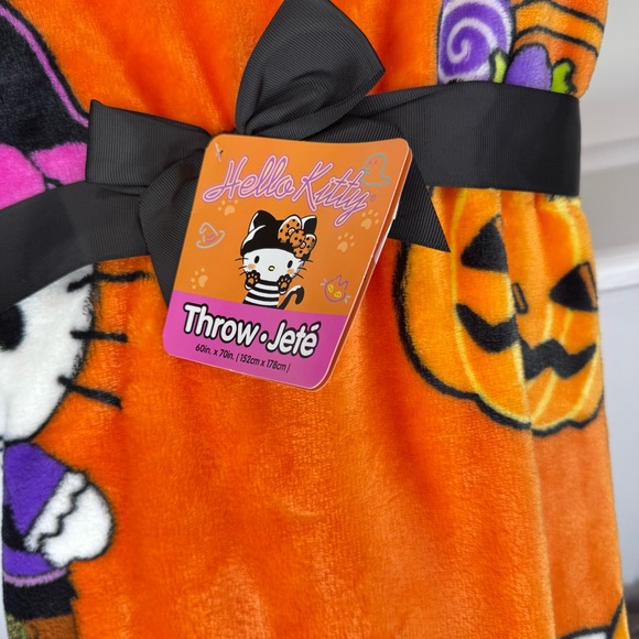 NEW Hello Kitty Pirate Candy Corn Halloween Throw Blanket - Picture 3 of 5
